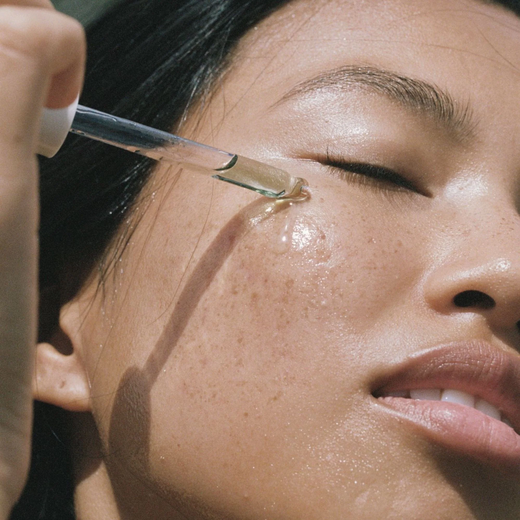 LAPIS Balancing Facial Oil view 2